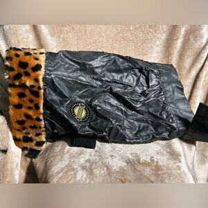 CELEB FAV PET  BLACK JACKET WITH FAUX FUR LEOPARD PRINT COLLAR ⭐️⭐️⭐️size large